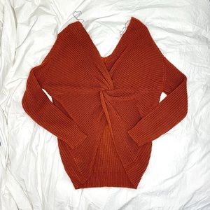Oversized Knit Sweater Twisted Back S 🧡